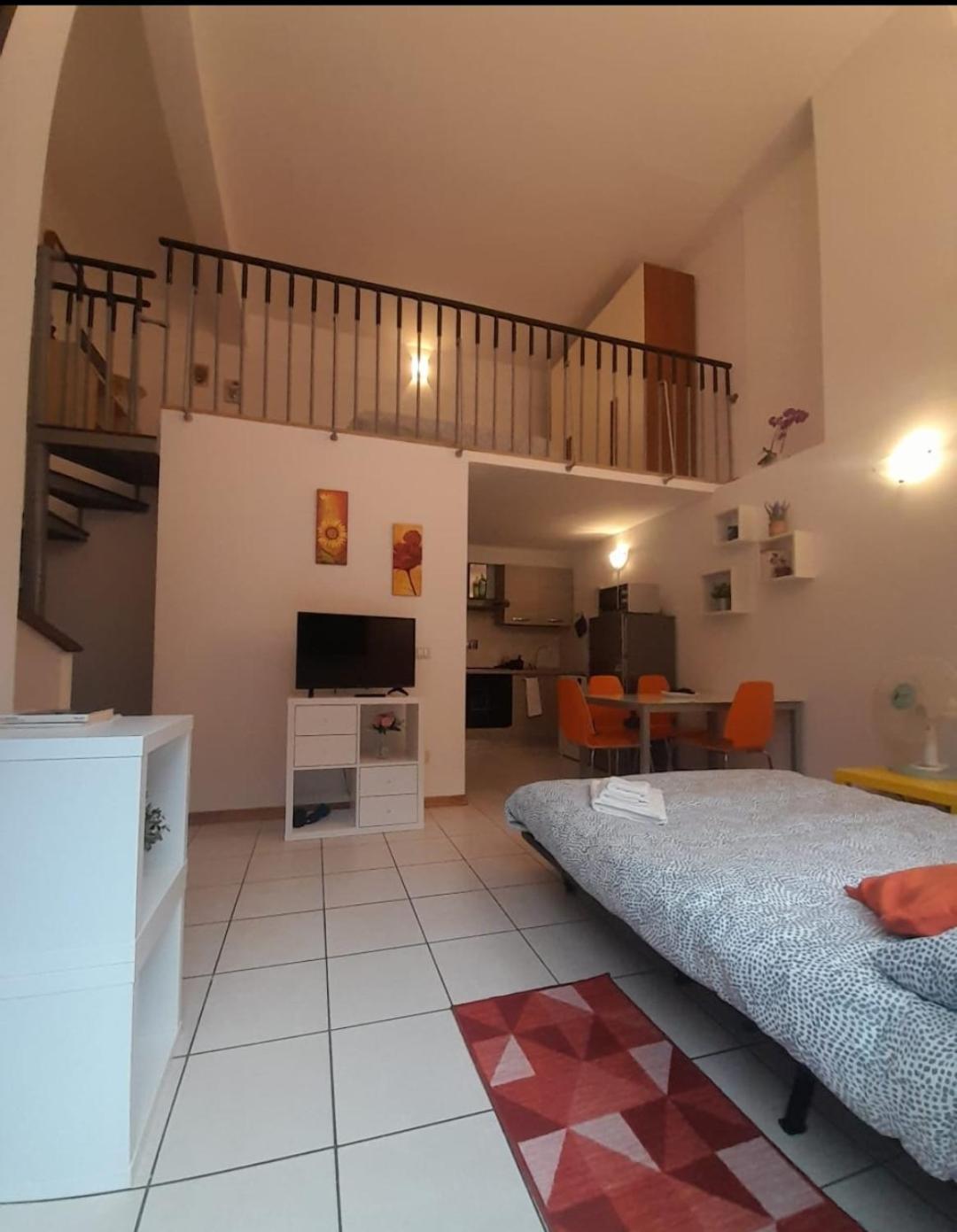 Gemme Fiorentine Apartments In Front Of The Train Station 5 Minutes From The Centre Free Parking 佛罗伦萨 外观 照片