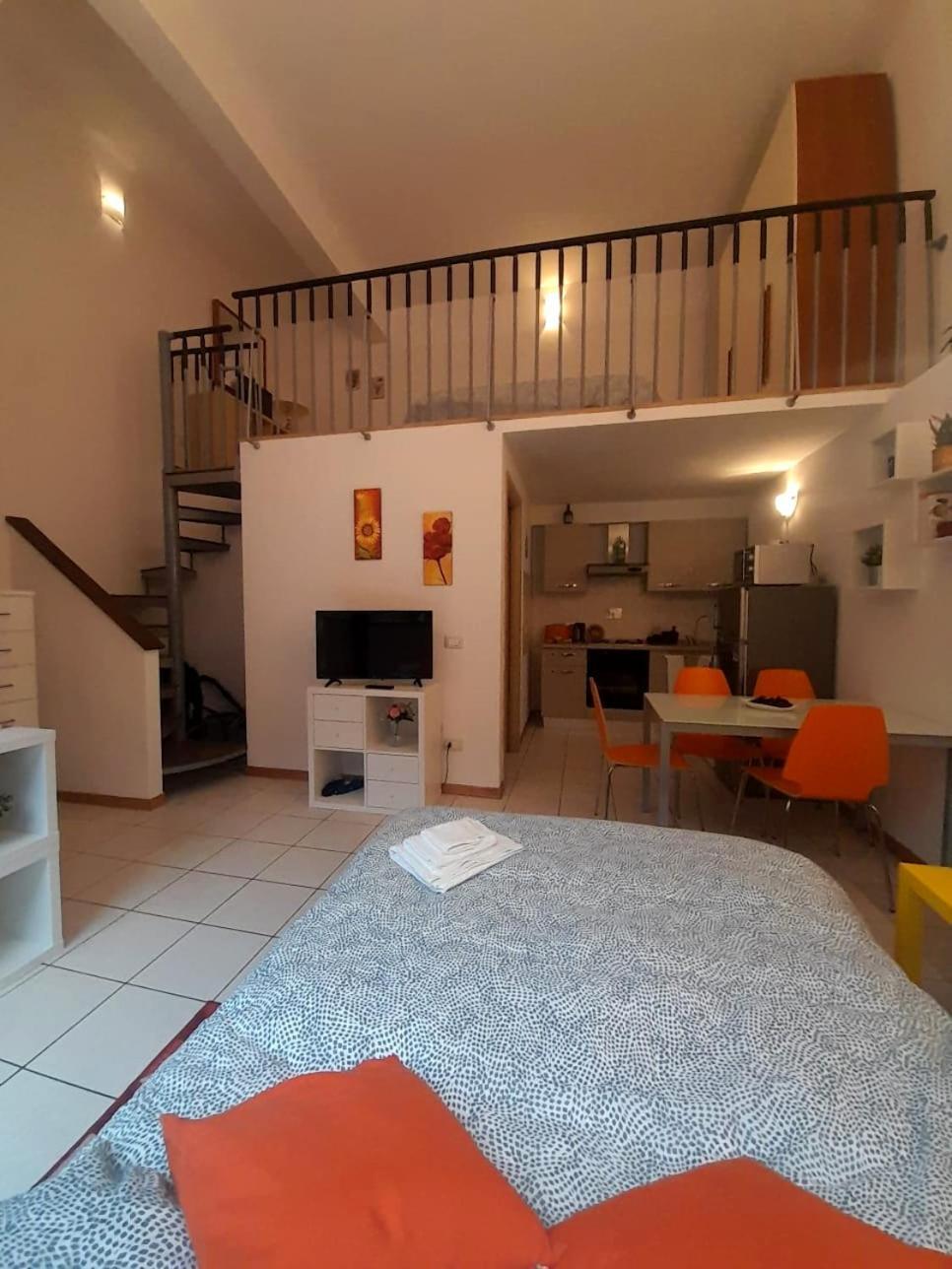 Gemme Fiorentine Apartments In Front Of The Train Station 5 Minutes From The Centre Free Parking 佛罗伦萨 外观 照片