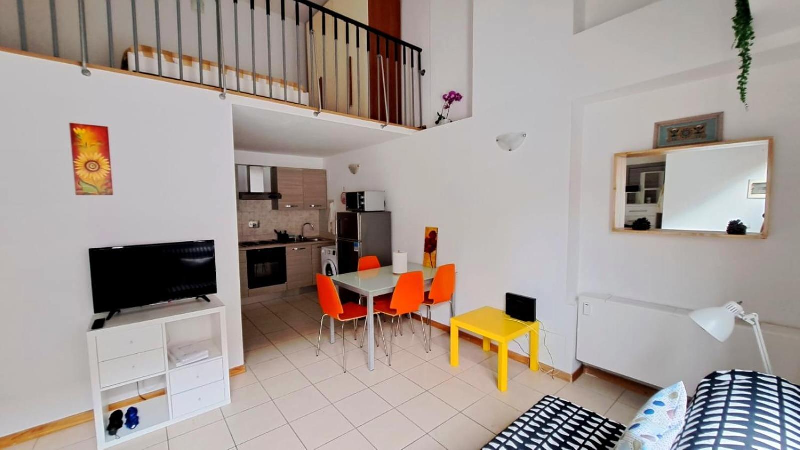 Gemme Fiorentine Apartments In Front Of The Train Station 5 Minutes From The Centre Free Parking 佛罗伦萨 外观 照片